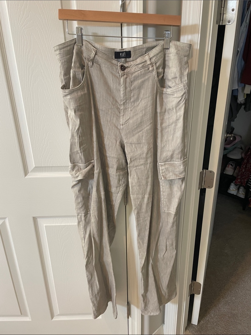 Kut from the Kloth linen Cargo Pants with Utility Pockets